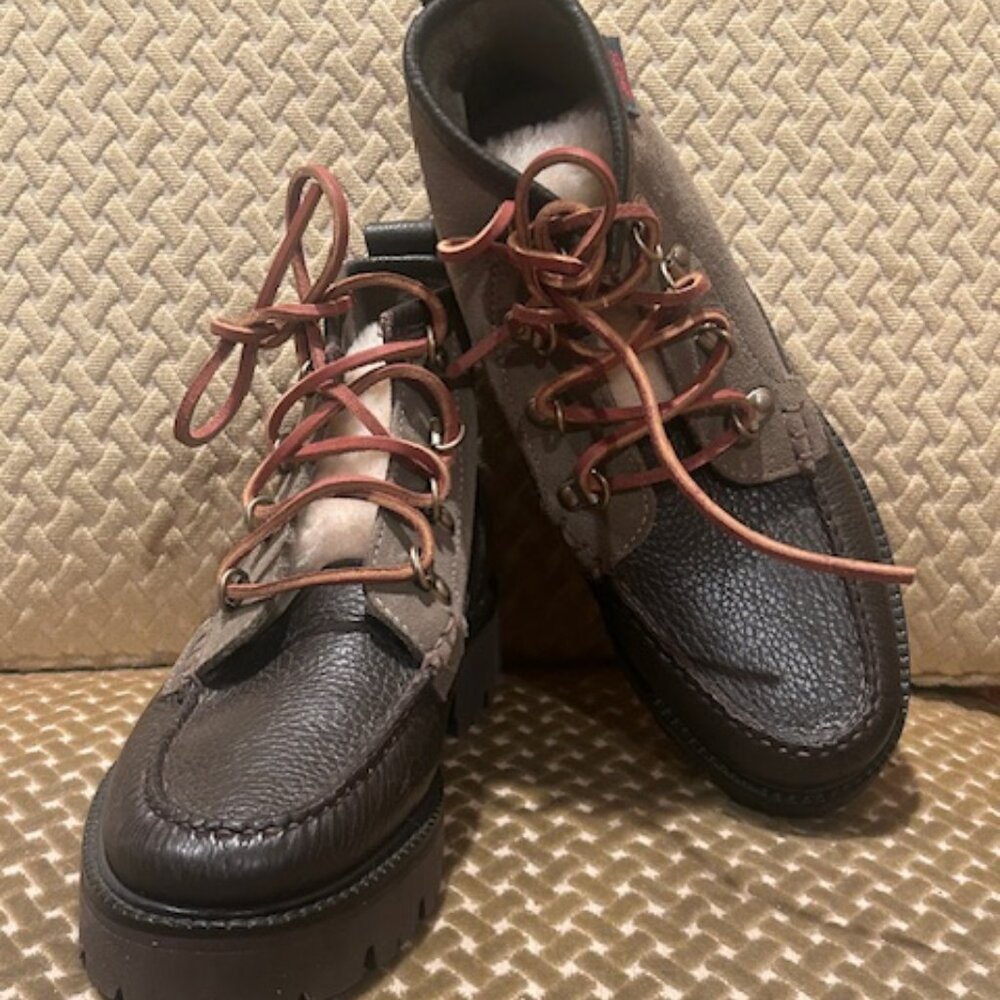 GH Bass Urban Outfitters Ranger Shearling Trim Leather Moc Toe Lace Up Boots